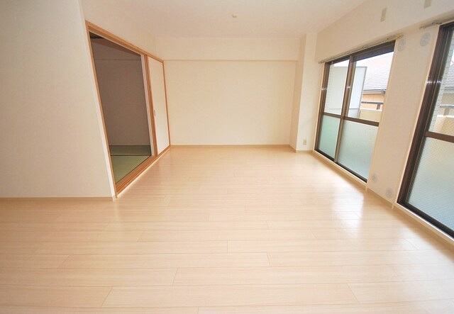 物件内観写真7　(リビング)