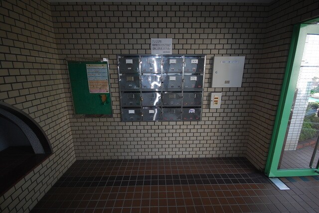 物件外観写真3　(集合ポスト)