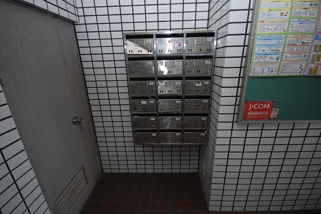 物件外観写真3　(集合ポスト)