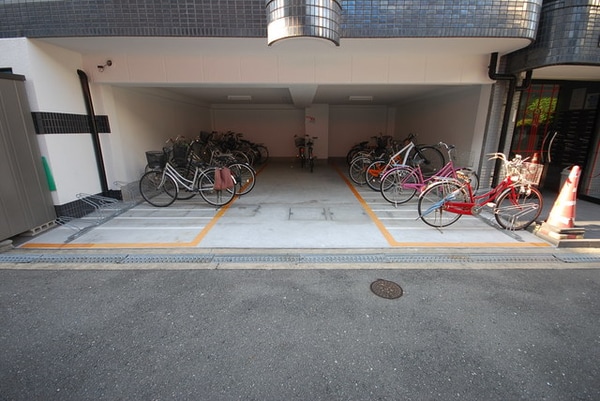 敷地内/建物(駐輪場)