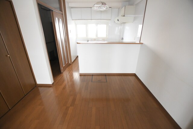 物件内観写真8　(リビング)