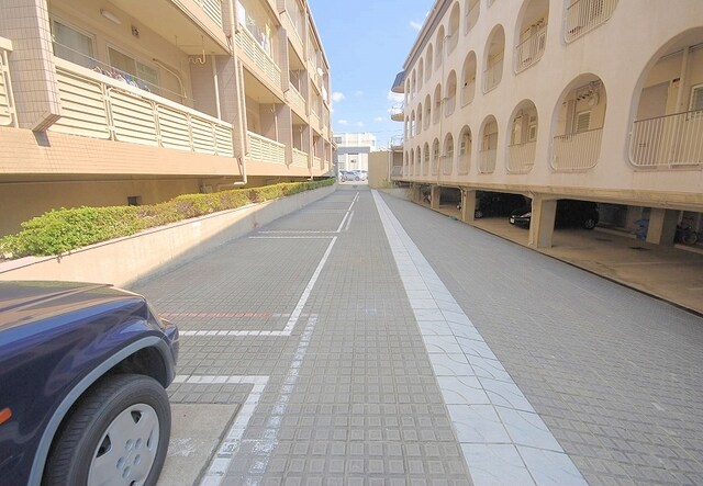 物件外観写真3　(駐車場)