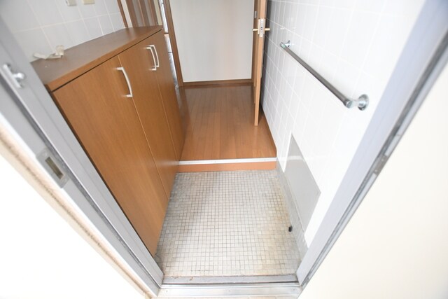 物件内観写真11　(玄関)