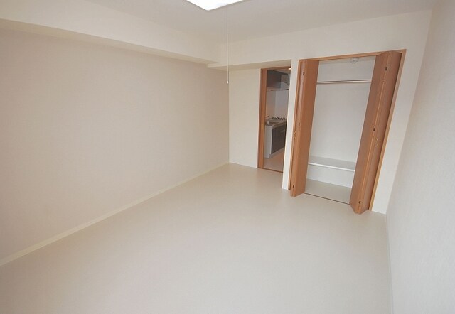 物件内観写真12　(洋室)