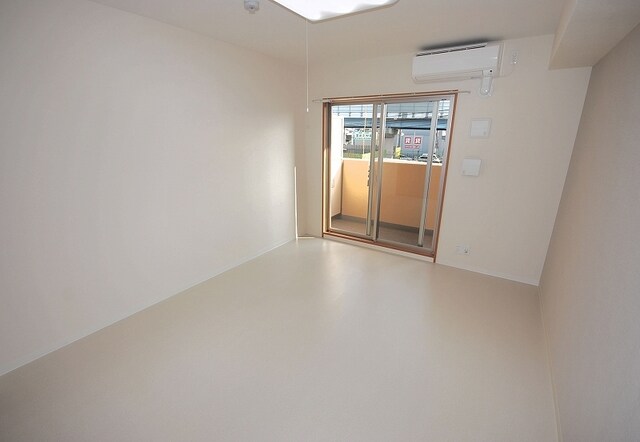 物件内観写真14　(洋室)