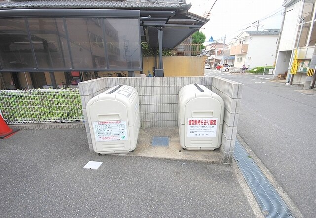 物件外観写真4　(ゴミ置場)