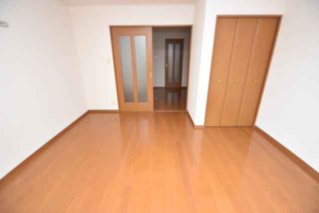 物件内観写真11　(洋室)