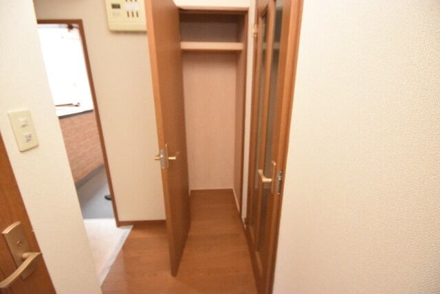 物件内観写真20　(玄関横、収納)