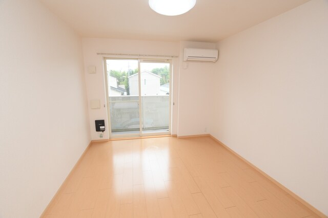 物件内観写真3　(洋室)