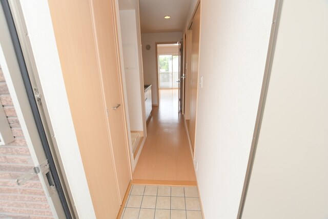 物件内観写真4　(玄関)