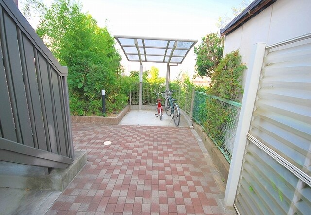 物件外観写真2　(駐輪場)