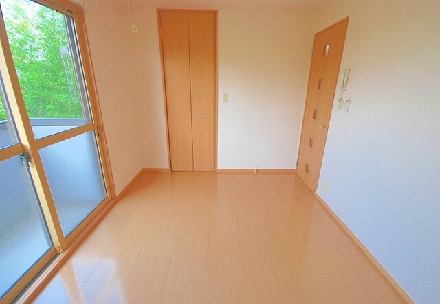 物件内観写真5　(洋室)