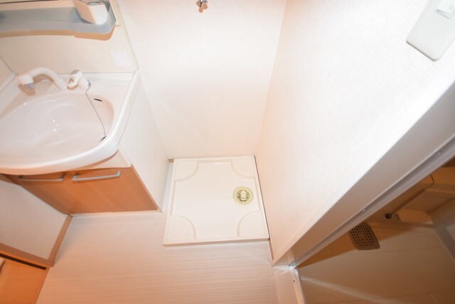 物件内観写真10　(室内洗濯パン)