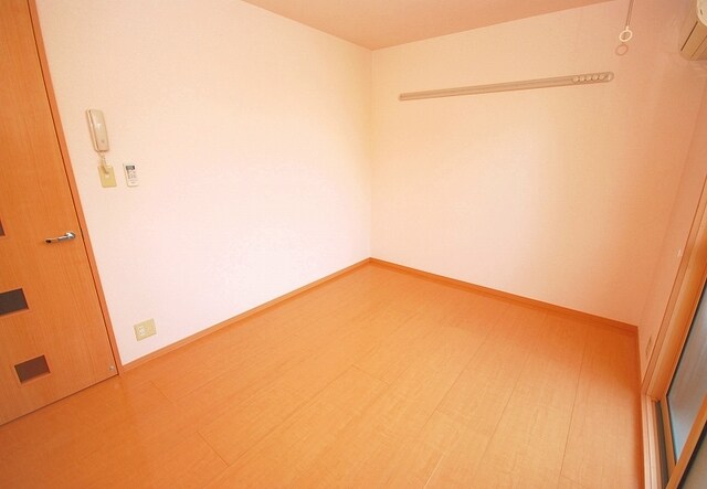 物件内観写真12　(洋室)