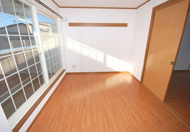 物件内観写真6　(洋室)