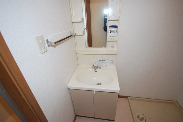 物件内観写真9　(独立洗面台)