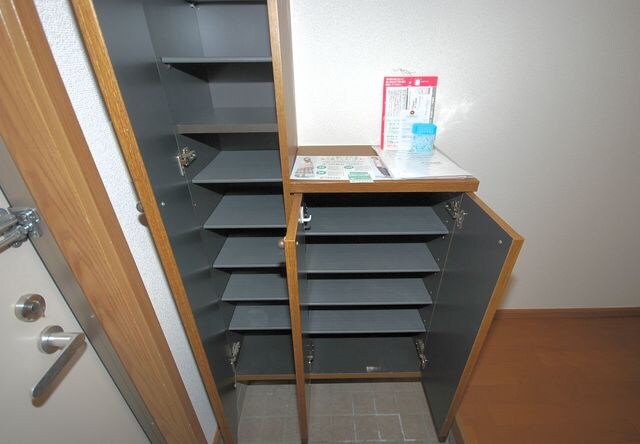 物件内観写真13　(シューズボックス)