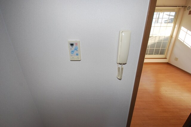 物件内観写真15　(ドアホン)