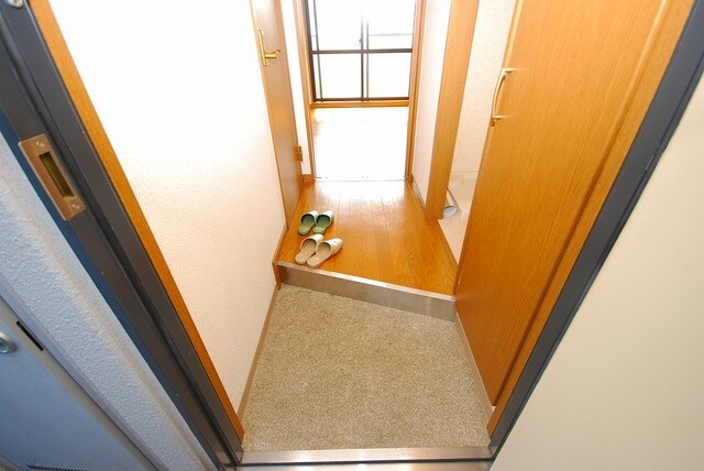 物件内観写真11　(玄関)