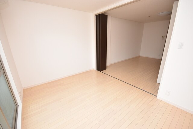 物件内観写真5　(洋室)