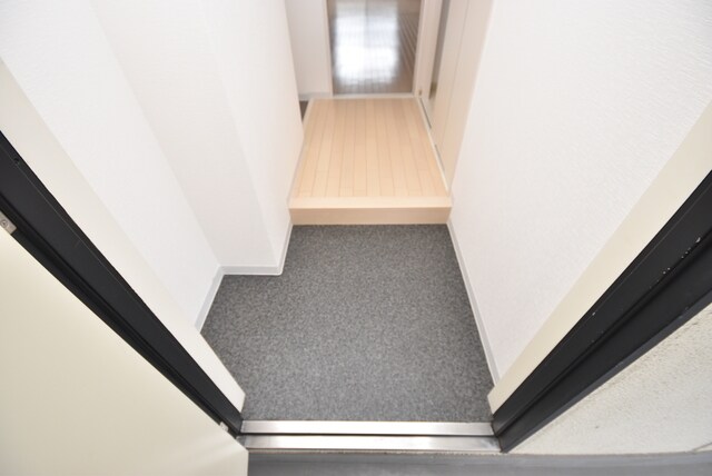 物件内観写真7　(玄関)