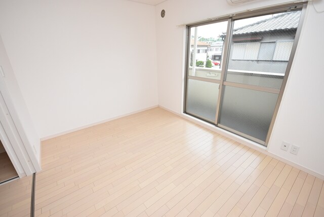 物件内観写真11　(洋室)