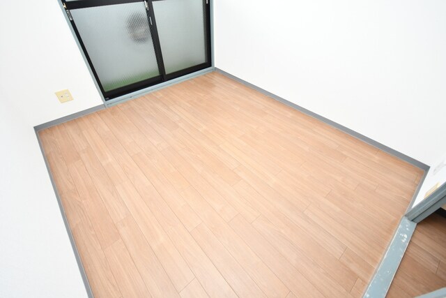 物件内観写真3　(洋室)