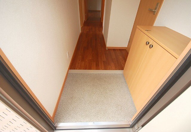 物件内観写真7　(玄関)