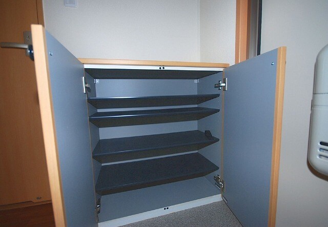 物件内観写真8　(下駄箱)