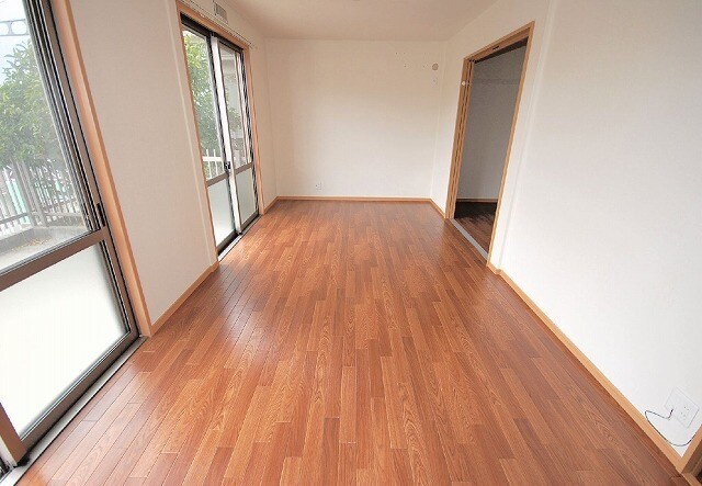 物件内観写真10　(リビング)