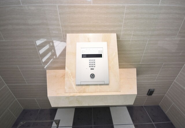 物件外観写真6　(オートロック)