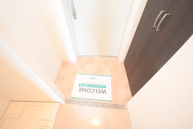 物件内観写真10　(玄関)