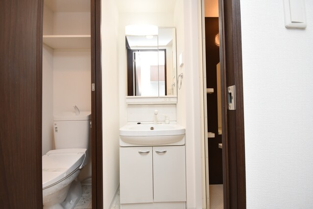 物件内観写真11　(洗面台)