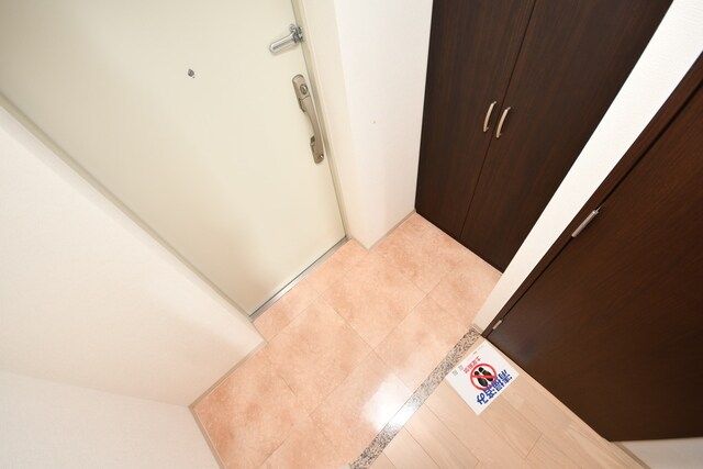 物件内観写真11　(玄関)