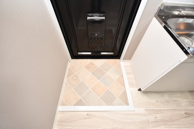 物件内観写真7　(玄関)