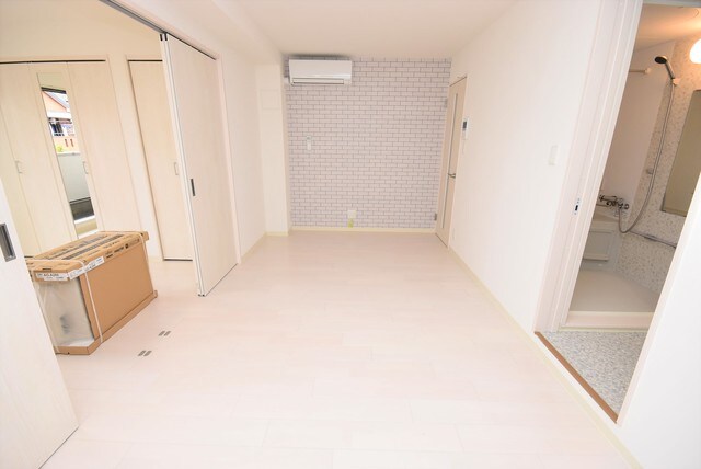 物件内観写真6　(リビング)