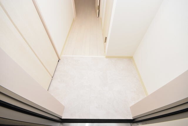 物件内観写真9　(玄関)