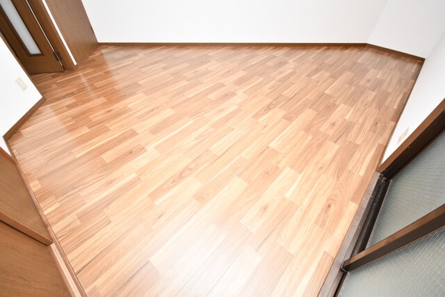 物件内観写真6　(洋室)