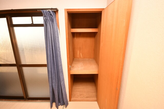 物件内観写真17　(物入)