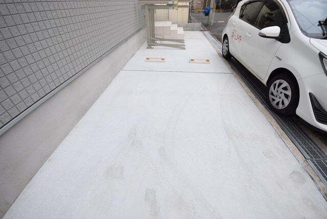 物件外観写真4　(駐車場)