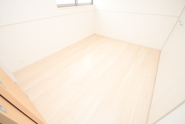 物件内観写真10　(洋室)