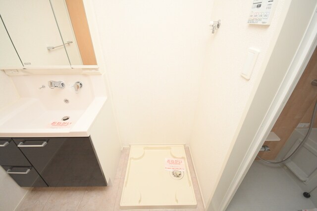 物件内観写真16　(洗濯機置き場)