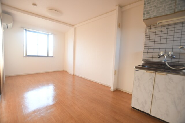 物件内観写真5　(リビング)