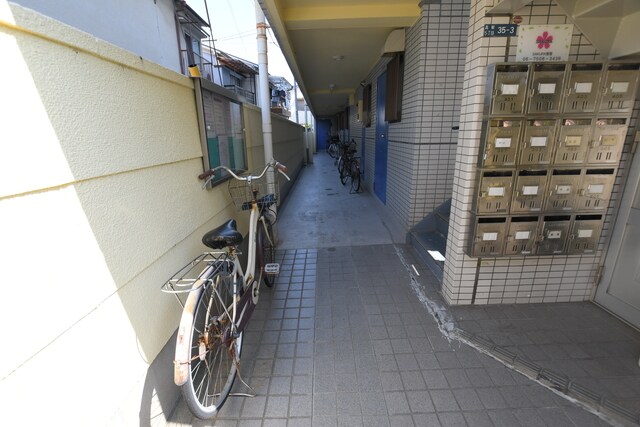 物件外観写真3　(エントランス)