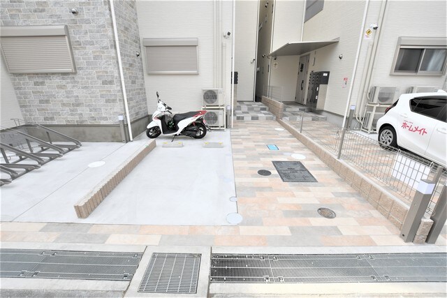 物件外観写真2　(駐車場)