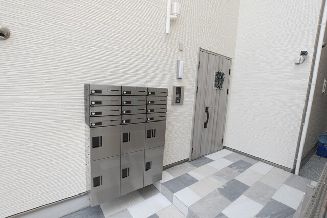 物件外観写真3　(エントランス)