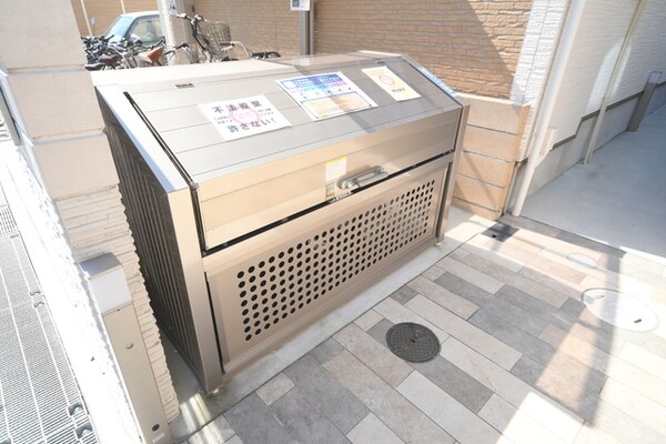敷地内/建物(ごみ置き場)