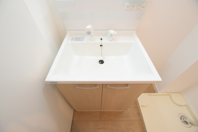 物件内観写真8　(独立洗面台)