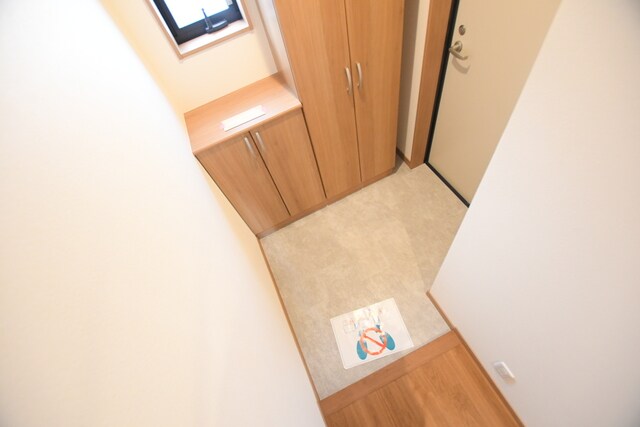 物件内観写真15　(玄関)