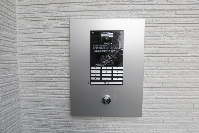 物件外観写真3　(オートロック)